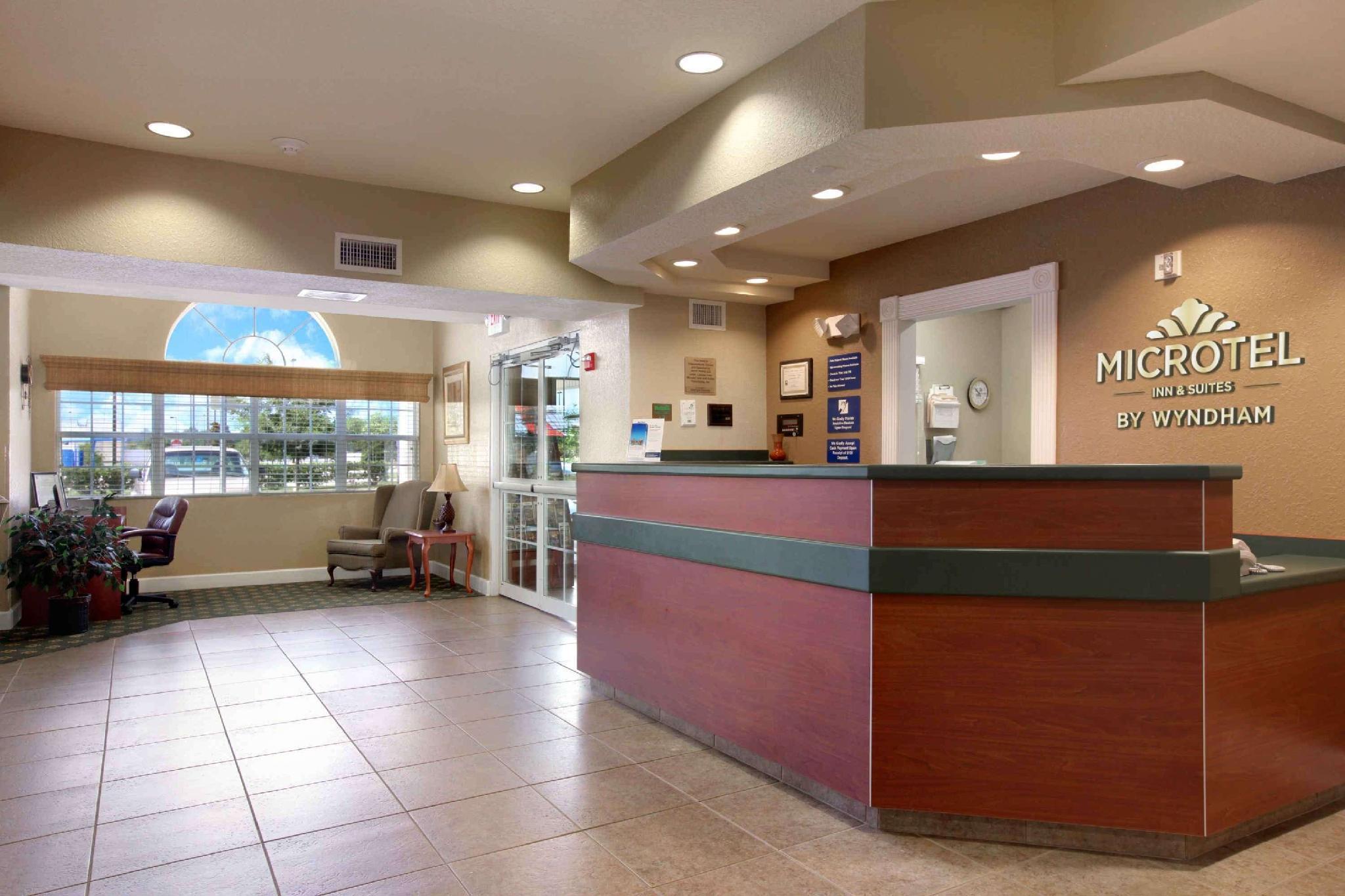 Microtel Inn And Suites - Zephyrhills Buitenkant foto