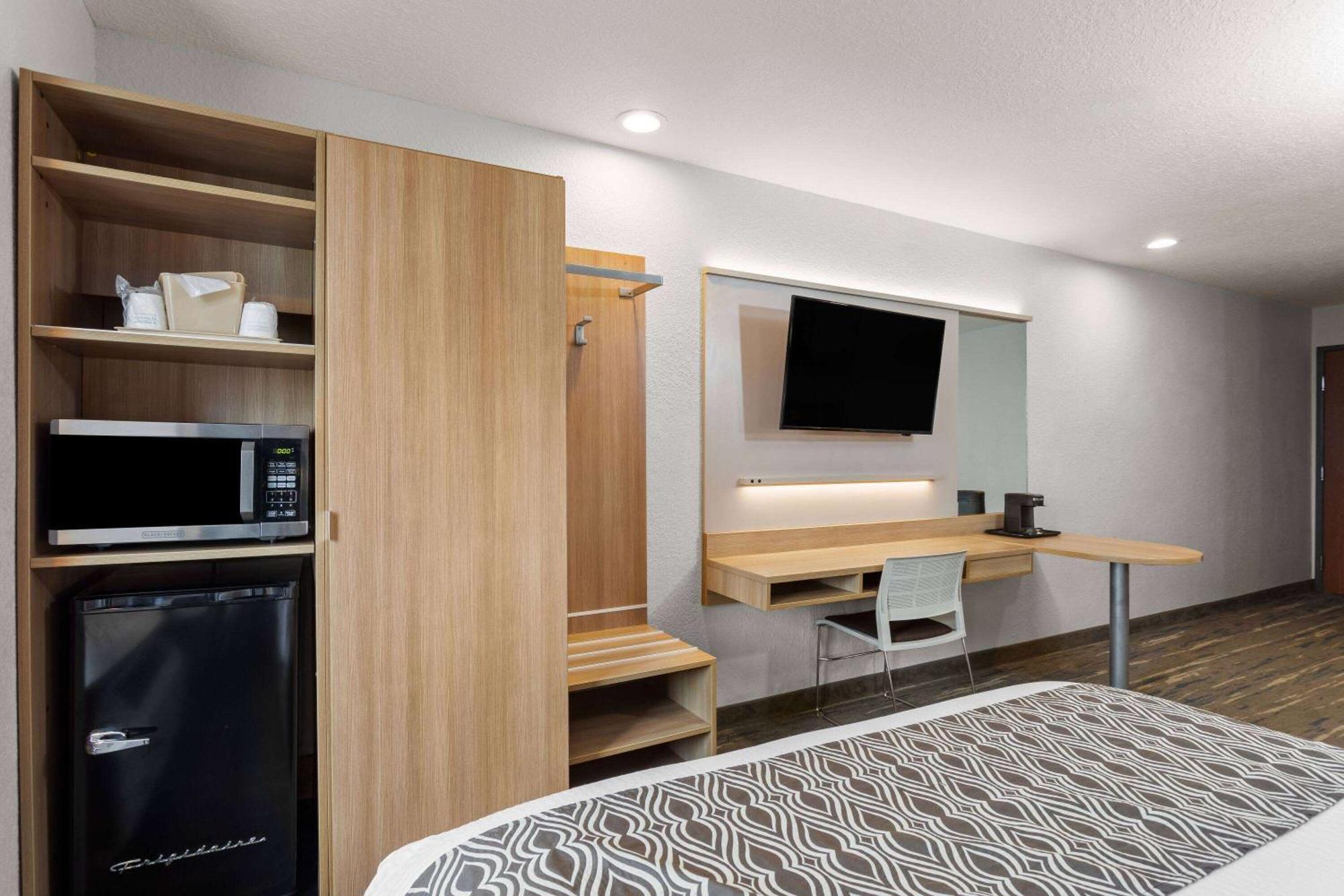 Microtel Inn And Suites - Zephyrhills Buitenkant foto