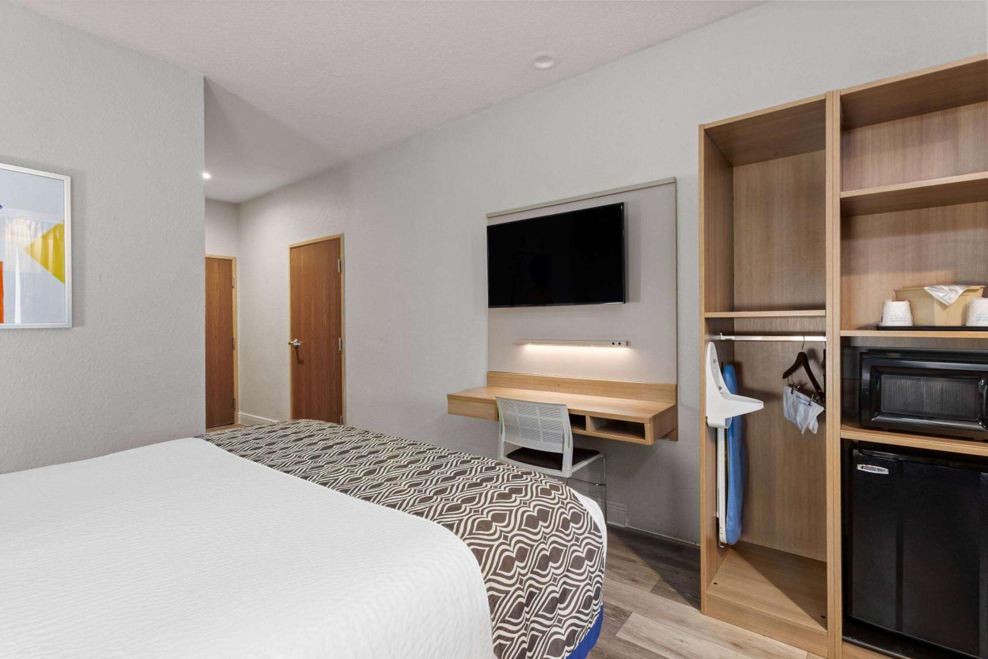 Microtel Inn And Suites - Zephyrhills Buitenkant foto